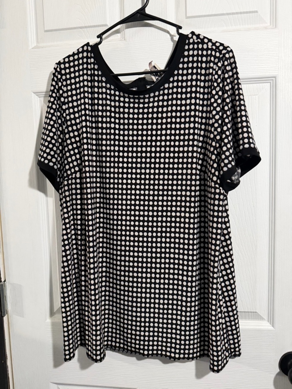 Black & White Polka Dot Short Sleeve Top